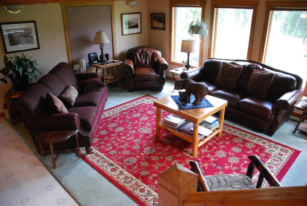Kicking Horse Canyon Guest House Golden Extérieur photo
