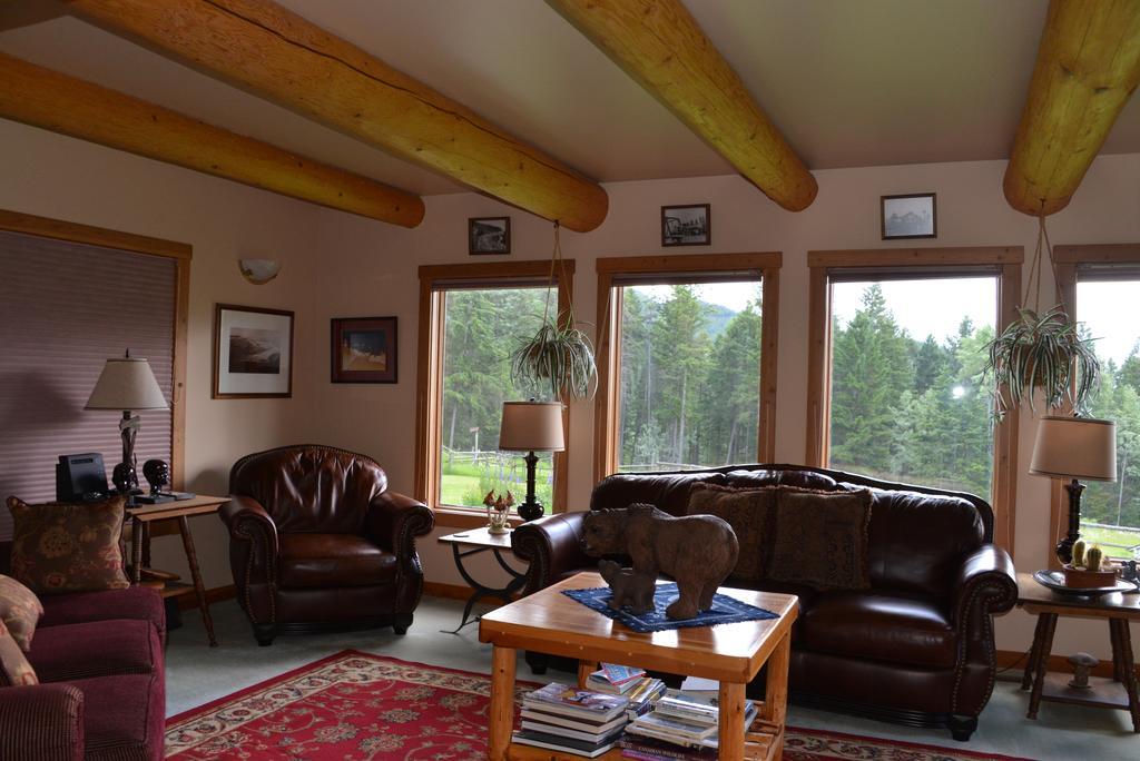 Kicking Horse Canyon Guest House Golden Extérieur photo