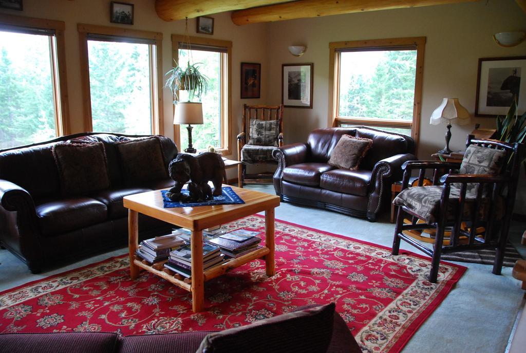 Kicking Horse Canyon Guest House Golden Extérieur photo