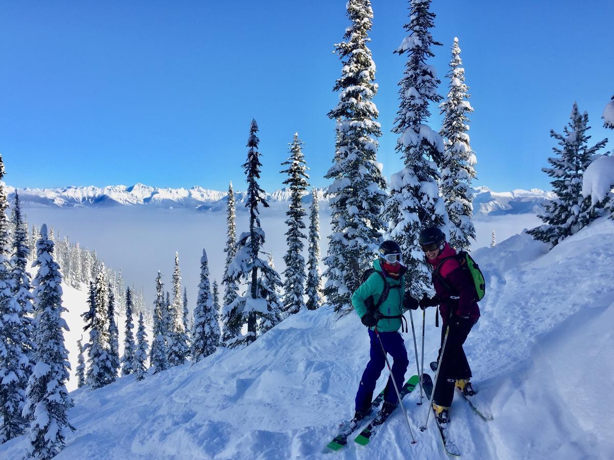 Kicking Horse Canyon Guest House Golden Extérieur photo