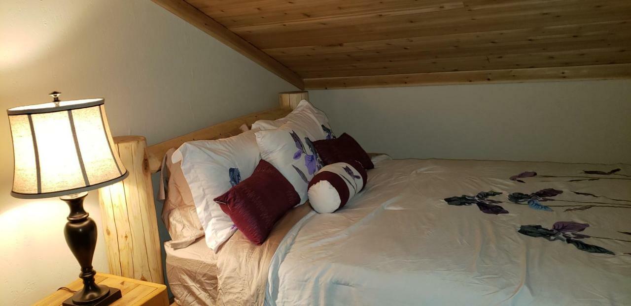 Kicking Horse Canyon Guest House Golden Extérieur photo