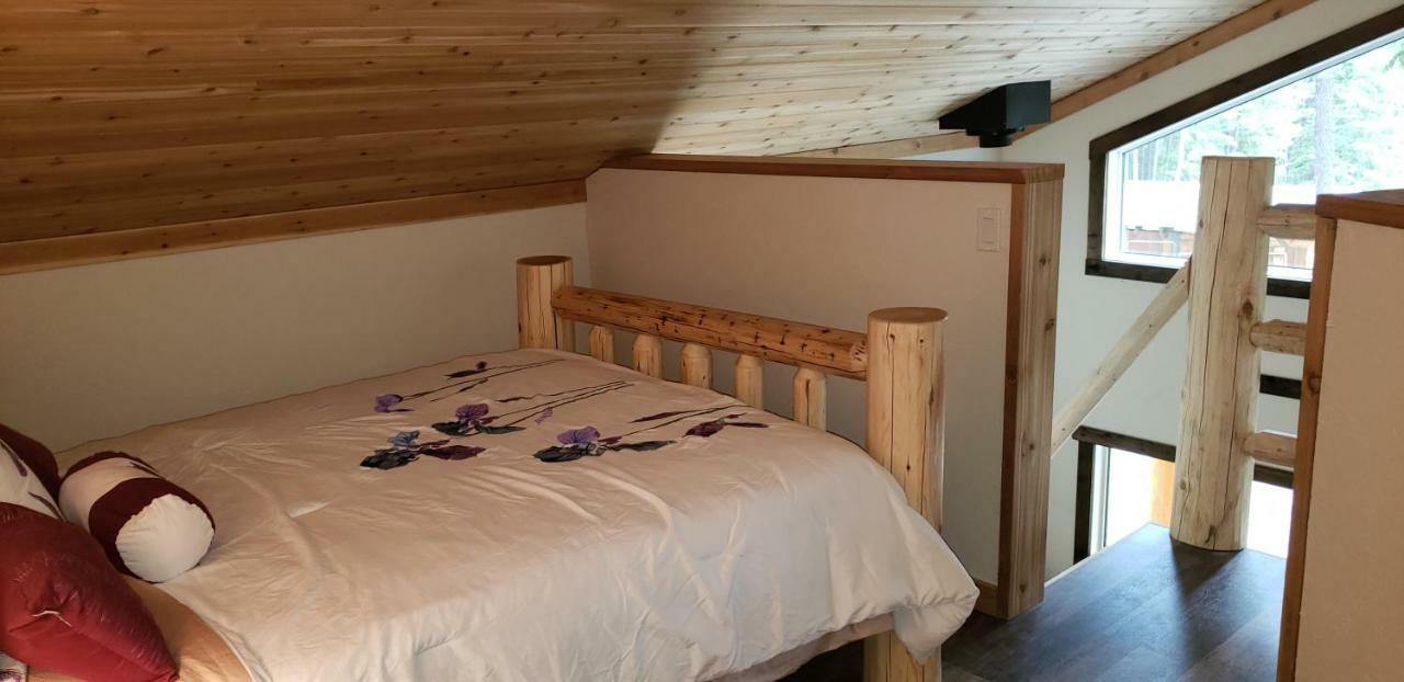 Kicking Horse Canyon Guest House Golden Extérieur photo