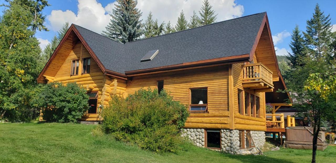 Kicking Horse Canyon Guest House Golden Extérieur photo