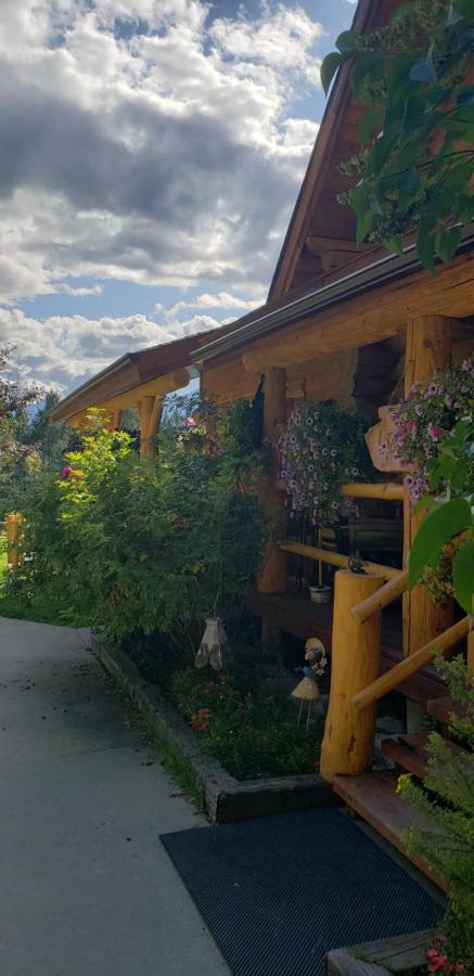 Kicking Horse Canyon Guest House Golden Extérieur photo