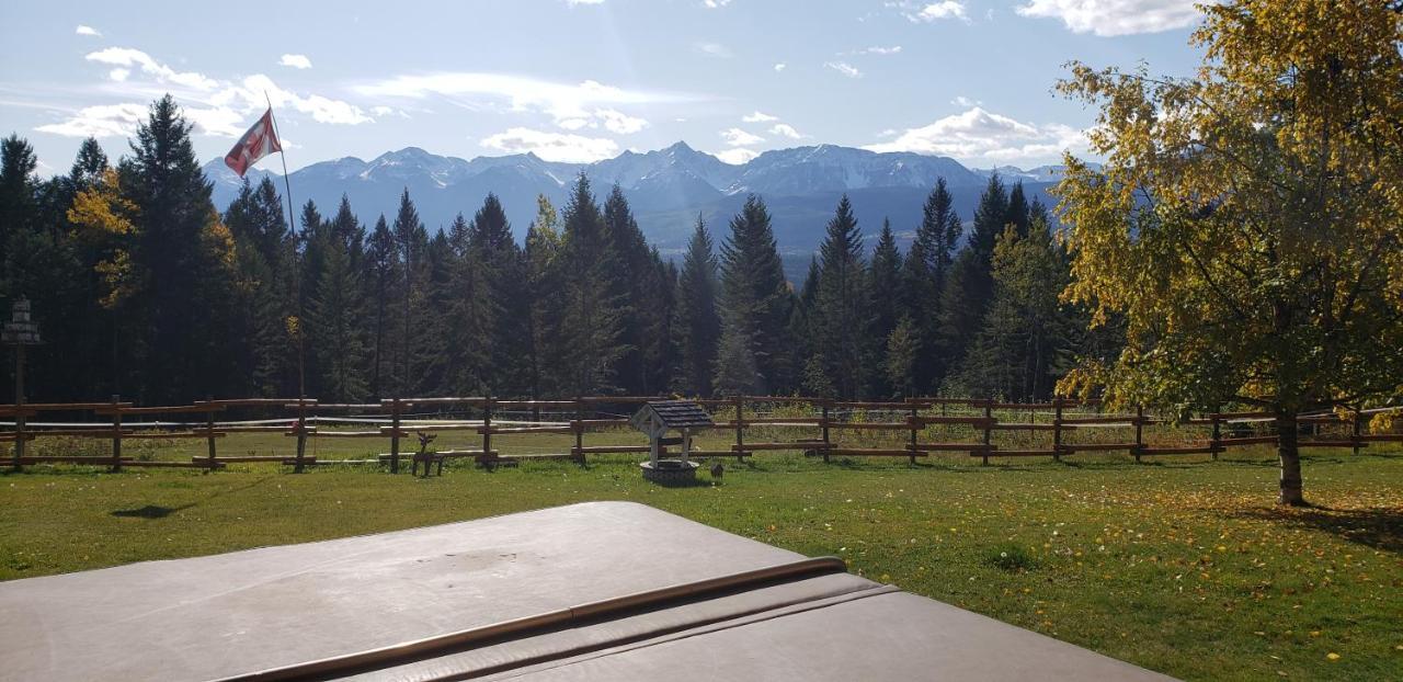 Kicking Horse Canyon Guest House Golden Extérieur photo